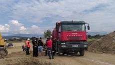 Firmele subcontractoare se ceartă care să asfalteze