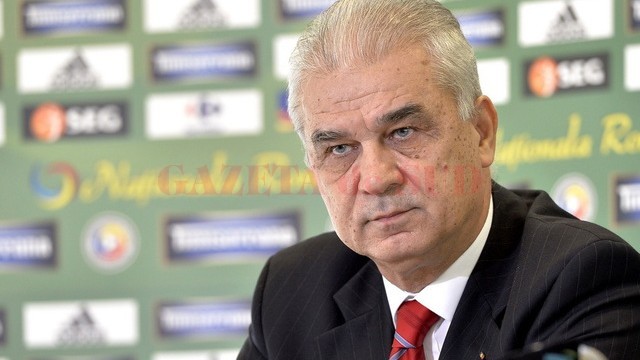 FOTBAL - VIOREL MOLDOVAN - ANTRENOR - TINERET