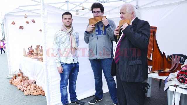 Naiştii de la Şcoala Populară, conduşi de maestrul Ştefan Popescu, sunt cunoscuţi în toată ţara (Foto: Eugen Măruţă)