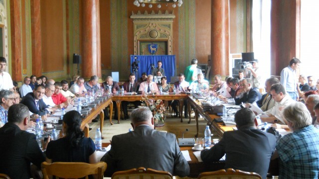 Consiliul Județean Gorj a aprobat achiziția celor trei autoturisme de teren