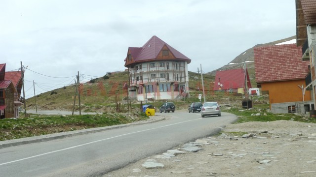 A început montarea elementelor de siguranţă pe Transalpina (Foto: Mihai Tudor)