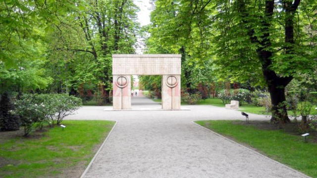 Operele lui Constantin Brâncuşi, printre cele mai vizitate obiective turistice din judeţ (Foto: Eugen Măruţă)