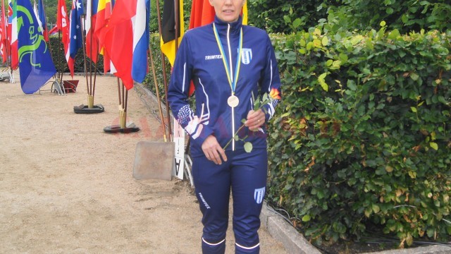Veronica Minoiu, sportivă legitimată la CS Universitatea Craiova, a obținut medalia de bronz la Campionatul Mondial de orientare din Suedia, țara în care această disciplină este sport național. Competiția s-a desfășurat recent la Goteborg, iar sportiva din Bănie a urcat pe podium în proba de sprint, categoria Masters. Veronica a fost învinsă de Yvonne Gune (Finlanda), câștigătoarea medaliei de aur, și de australianca Natasha Key. Alergătoarea pregătită de Emilian Minoiu este foarte bună la nivel mondial, obișnuită cu podiumurile. În 2012 și 2013, reprezentanta CS Universitatea Craiova a fost campioană mondială în această probă.