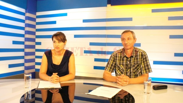 Oana Olteanu, director economic al Uniunii Județene a Caselor de Ajutor Reciproc Dolj, și Adrian Ristea, președinte al CAR Casa Banilor, au vorbit la emisiunea „Economia Sudului“ de la Alege TV despre cum se acordă împrumuturile la CAR-uri și ce dobânzi se practică (FOTO: Bogdan Grosu)
