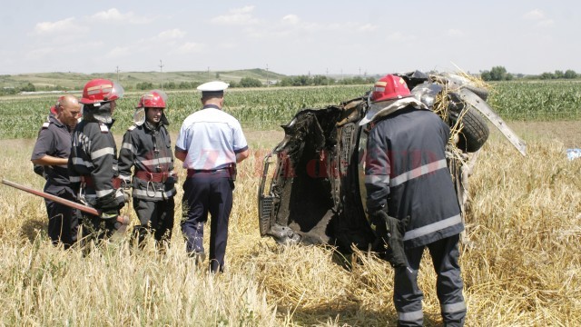 Un șofer de 44 de ani și-a pierdut viața după ce s-a răsturnat pe câmp cu mașina pe care o conducea pe DJ 552 (Foto: Arhiva GdS)