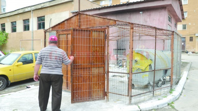 Asociaţiile din Craiova îşi închid platformele de gunoi (Foto: GdS)