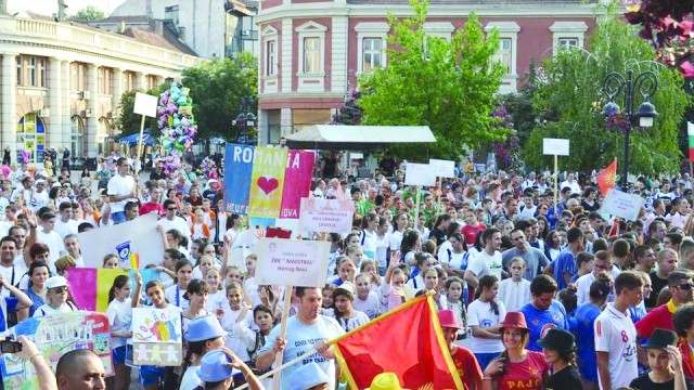 La festivitatea de deschidere au participat aproximativ 2.000 de persoane