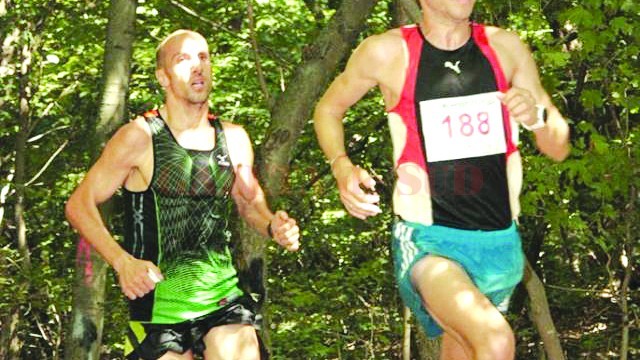 Marius Ionescu (dreapta) a spus că nu a mai avut parte de un finiș așa strâns ca la RunFEST