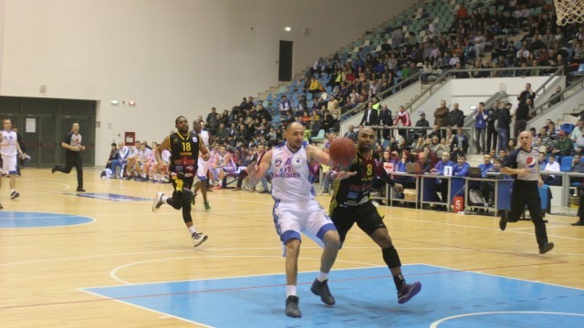 bogdan popescu in alb