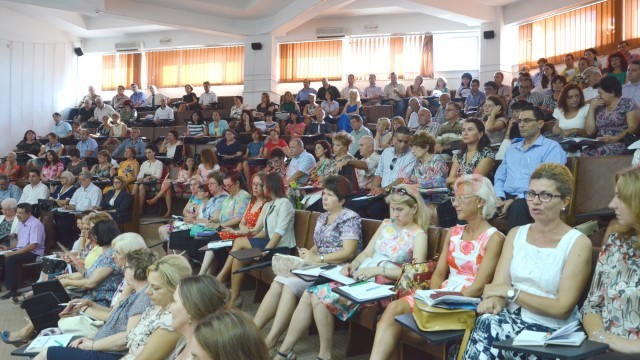 Directorii școlilor au primit, la sfârșitul săptămânii trecute, ordinul ministrului educației și cercetării științifice prin care trebuie să aplice noile criterii de normare a personalului din unitățile școlare (Foto: Arhiva GdS)
