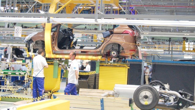 Unii dintre angajații Ford vor sta și în luna octombrie în șomaj tehnic (FOTO: arhiva GdS)