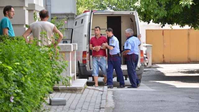 Șoferul craiovean a fost arestat preventiv pe 27 iulie, iar pe 7 septembrie, instanța i-a prelungit mandatul cu încă 30 de zile (Foto: arhiva GdS)