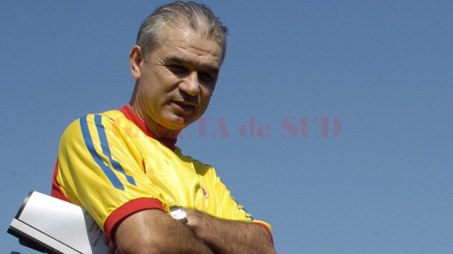 Anghel Iordănescu își va continua munca la echipa națională (foto: rfi.ro)