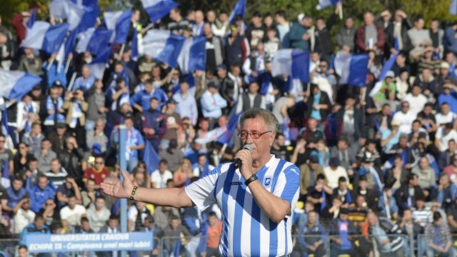 Ciri Mayer a cântat imnurile Craiovei, iar întreg stadionul l-a acompaniat