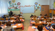 Elevii de la învățământul primar vor avea ca disciplină de studiu „Educație pentru prevenirea riscului rutier“ abia din anul școlar următor (Foto: Claudiu Tudor)