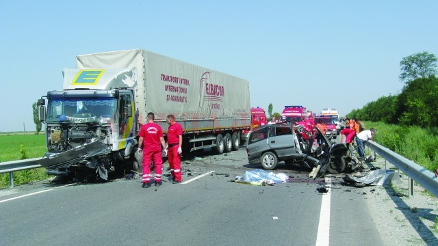 Victimele accidentelor de circulație sau rudele acestora pot cere în instanță acordarea de despăgubiri morale și materiale, judecătorii fiind cei care stabilesc cuantumul sumelor (Foto: Arhiva GdS)