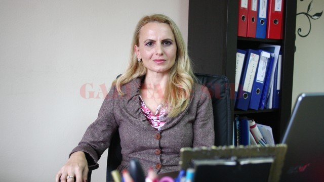 Marinela Dumitrescu, directorul Centrului Județean de Resurse și Asistență Educațională Dolj care organizează Școala părinților (Foto: GdS)