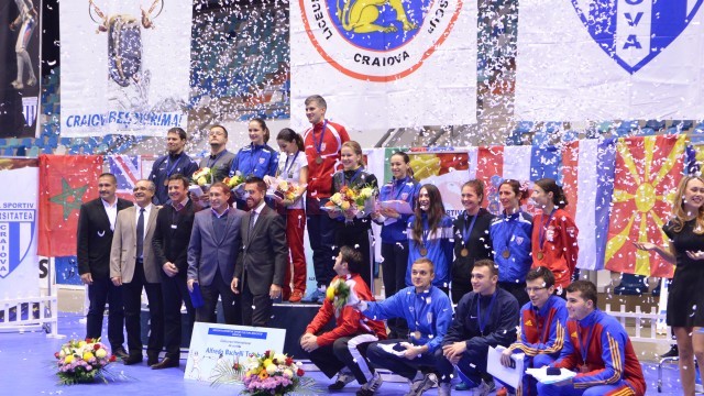 Primii opt clasaţi spadasini, la masculin şi feminin, au fost premiaţi de organizatori (foto: Lucian Anghel)