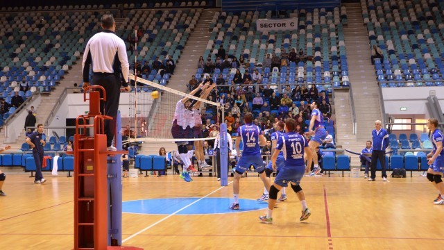Voleibaliștii craioveni au trei victorii în acest sezon, toate cu 3-2 (foto: Bogdan Grosu)