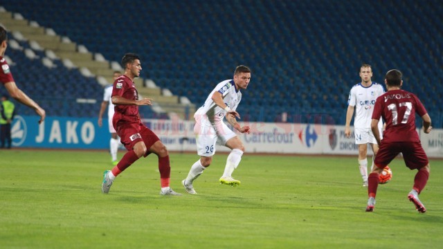 Viorel Nicoară şi colegii săi nu vor avea o partidă uşoară pe terenul celor de la CFR Cluj (foto: panduriics.ro)