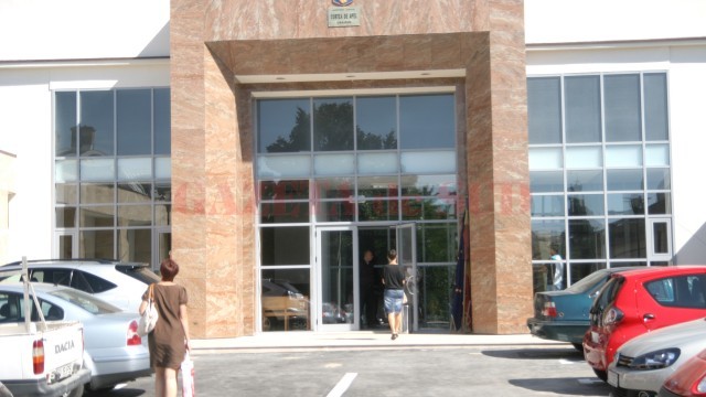 Inspectorii judiciari susțin că Elisabeta Cotora, președinta Curții de Apel Craiova, ar fi încercat să influențeze membrii comisiei de examinare (Foto: Arhiva GdS)