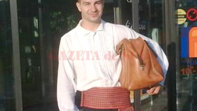 Tânărul de 23 de ani a fost elev al Şcolii Populare de Artă din Târgu Jiu