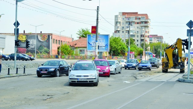Polițiștii doljeni au dat nouă amenzi în acest an pentru lucrările efectuate pe strada Calea București (Foto: Arhiva GdS)
