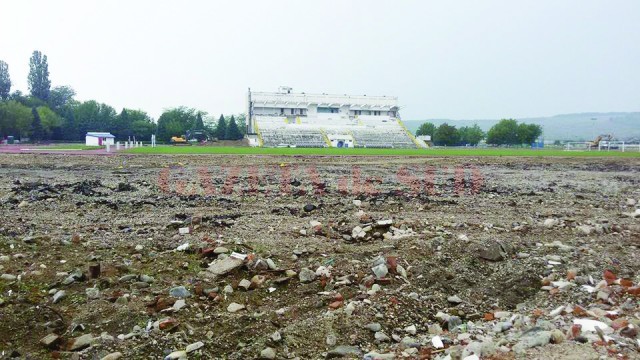 Lucrările la Stadionul Municipal sunt întrerupte de trei luni