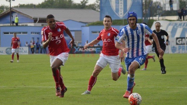 Gigi Becali îi doreşte la Steaua pe Andrei Ivan (la minge), Bogdan Vătăjelu, Alex Mateiu şi Nicuşor Bancu (foto: Alexandru Vîrtosu)