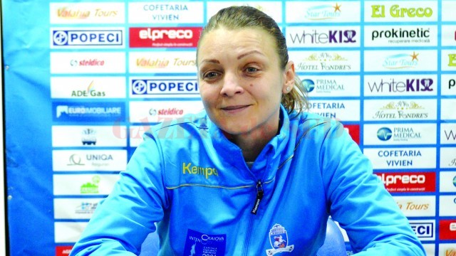 Antrenoarea Simona Gogârlă îşi doreşte să elimine din Cupa Cupelor echipa unde a făcut performanţă ca jucătoare (Foto: Traian Mitrache)