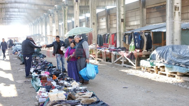 Târgul de pe strada Caracal, una dintre cele mai proaste investiții ale Primăriei Craiova (Foto: GdS)