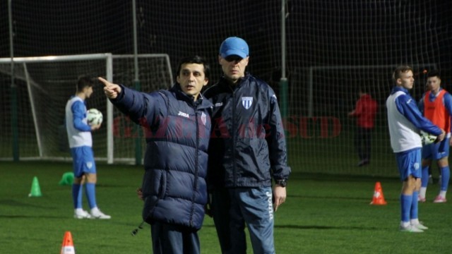 Daniel Mogoșanu (stânga) și Victor Naicu sunt mulțumiți de modul cum decurge pregătirea în Antalya (foto: csuc.ro)