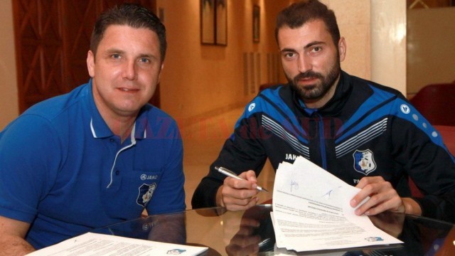 Adrian Ropotan a semnat contractul pregătit de Narcis Răducan