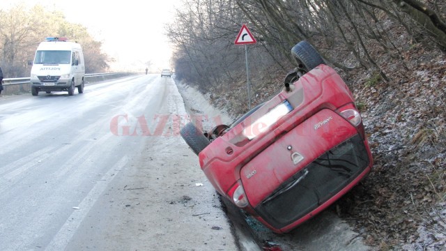 Polițele RCA rămân mai scumpe pentru șoferii care au avut daune, dar firmele de asigurări nu mai pot adăuga tot felul de coeficienți pentru a mări suma finală ce trebuie achitată pentru o poliță (Foto: Arhiva GdS)
