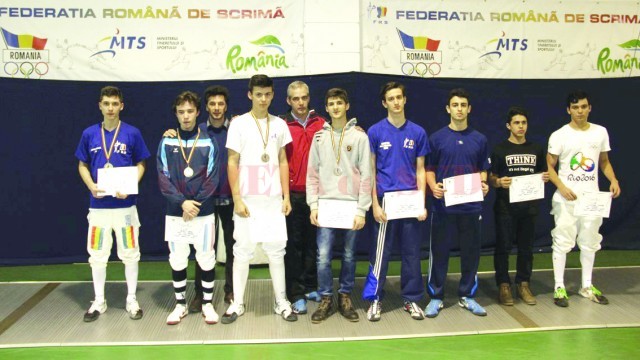 La masculin, reprezentanţii LPS „Petrache Trişcu“ au cucerit patru medalii, trei la individual şi una la echipe (Foto: frscrima.ro)
