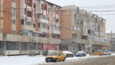 Specialiștii de pe piața imobiliară anticipează că anul acesta vor crește chiriile pentru imobilele închiriate unor firme care au sediul social declarat în acele imobile, întrucât pentru acele proprietăți se plătește un impozit mai mare (Foto: Lucian Anghel)