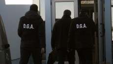 Cei trei polițiști de frontieră au fost ridicați de ofițerii Serviciului Anticorupţie Dolj pe 12 noiembrie 2015