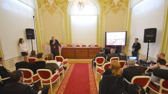 Vineri a avut loc prima conferință despre standardele în chirurgia cardiovasculară și neurochirurgie, organizată de medicii Spitalului Polisano (FOTO: Traian Mitrache)