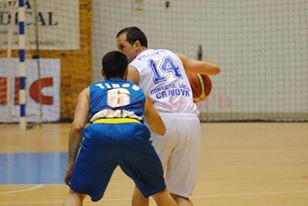 Pilcevic (în alb) şi colegii săi au bucurat fanii cu o nouă victorie