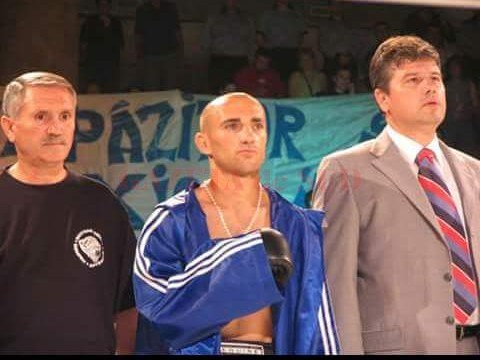 În 1998, cu Constantin Buzduceanu în colțul ringului, Sorin Tănasie devenea campion mondial la juniori