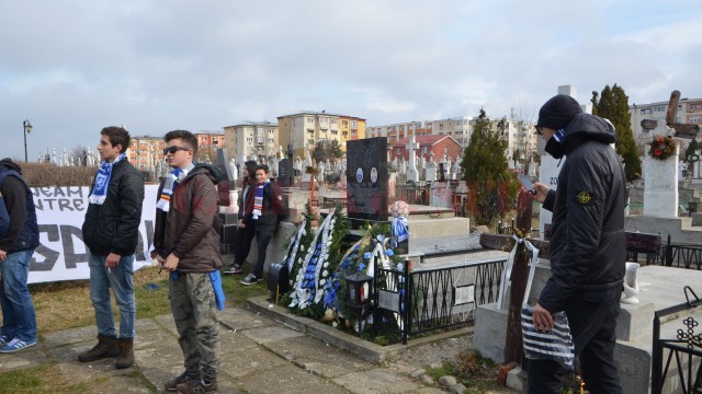 Suporterii au venit la mormântul lui Cristi Neamţu