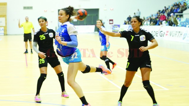 Cristina Florica s-a lovit la cap la un antrenament şi este incertă pentru meciul cu Slobozia (Foto: Arhiva GdS)