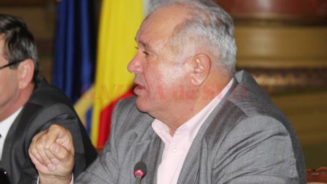 Ion Călinoiu acuză presiuni din partea celor care vor să îi ia locul (Foto: Eugen Măruţă)