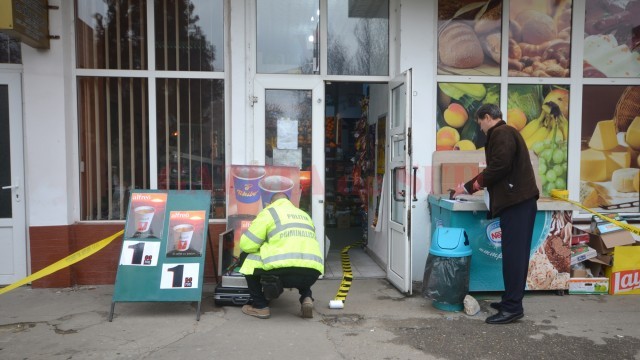 Cercetările la fața locului au fost făcute de o echipă de criminialiști din cadrul IPJ Dolj (FOTO: GdS)