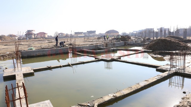 Stadionul de atletism tot mai are probleme cu apa (Foto: Lucian Anghel)