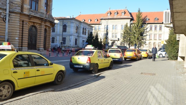 Guvernul îi obligă pe taximetriști să prezinte certificatul  de cazier judiciar la angajare (Foto: GdS)