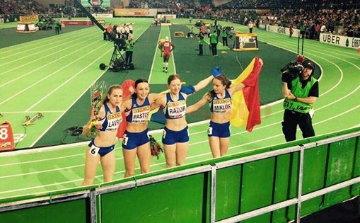Ștafeta României, din care a făcut parte și Adelina Pastor (a doua din stânga) a cucerit bronzul mondial
