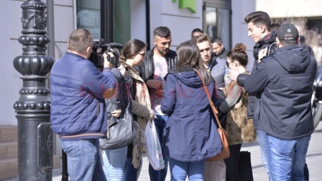 Simon Măzărache, Bogdan Vătăjelu și ceilalți jucători ai grupării alb-albastre au fost atenți cu damele din Bănie (foto: csuc.ro)
