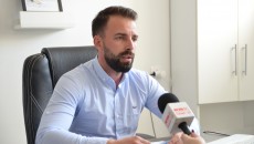 Consultanții pentru proiecte cu fonduri europene sunt revoltați că nu se deschid linii de finanțare, deși s-au promis încă de anul trecut, și că ghidurile solicitanților nu sunt clare. Marius Căpățână, managerul Euro Office Invest, spune că liniile de finanțare se deschid lent și uneori chiar tardiv. (Foto: Claudiu Tudor)