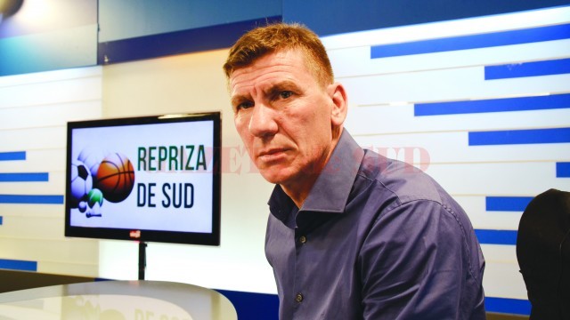 Directorul sportiv al CSU Craiova, Silvian Cristescu, susţine că viitoarea perioadă de mercato depinde de locul ocupat la finalul acestui campionat (Foto: Alexandru Vîrtosu)